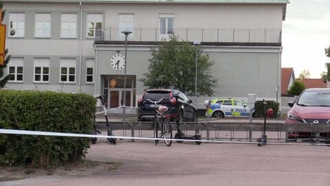 スウェーデンの高校に刃物男侵入　1人死亡、3人けが　元生徒の18歳男を拘束