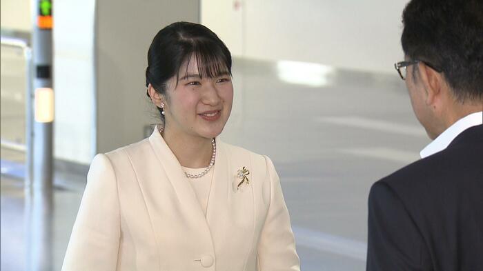 伊丹空港で出迎えを受けられた愛子さま