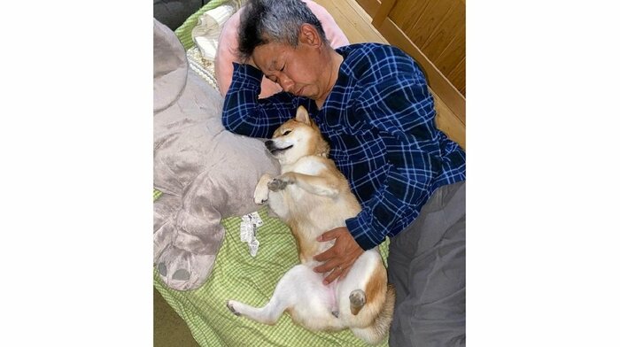 一緒に寝たりと仲良し