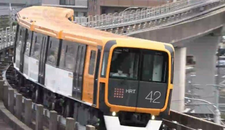 アストラムラインが停車駅を通過　次の駅から引き返す　ぼんやり運転か　広島｜FNNプライムオンライン