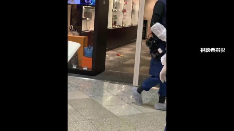 犯人2人は約10分前から館内に「中野ブロードウェイ」で2億円相当の高級腕時計盗難　男の1人はJR中野駅改札内へ｜FNNプライムオンライン