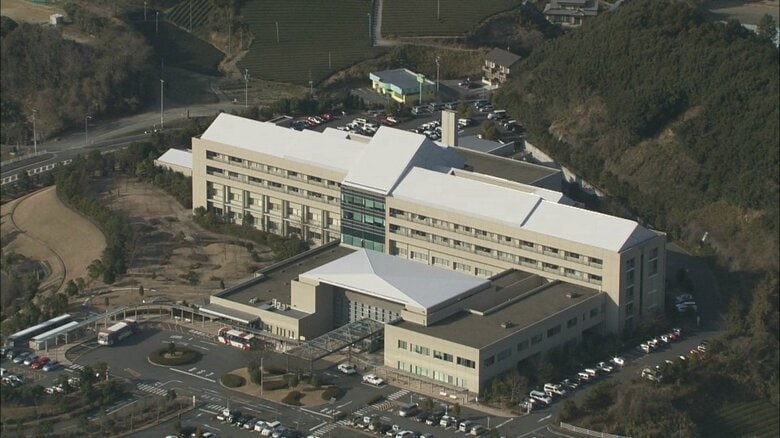 医療収益は増えているのに純損失は年々拡大…市立病院が分娩業務の停止を検討する裏に何が？　少子化だけではない厳しい経営状況　全国の公立病院のうち7割が赤字に｜FNNプライムオンライン