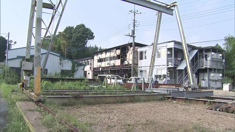 アパート火災で2階室内から性別や年齢不明の1人の遺体…男性1人意識不明状態で搬送も死亡確認　消防隊員2人搬送　千葉・白井市｜FNNプライムオンライン