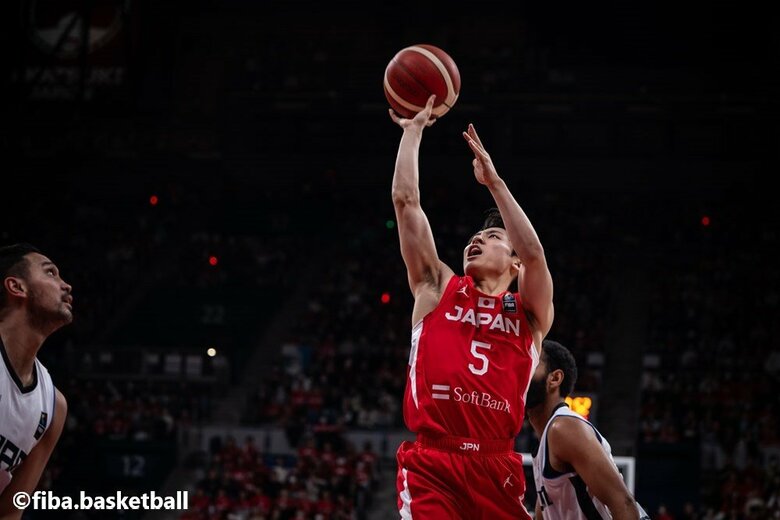 グアム戦での河村勇輝（22日、東京・有明コロシアム）