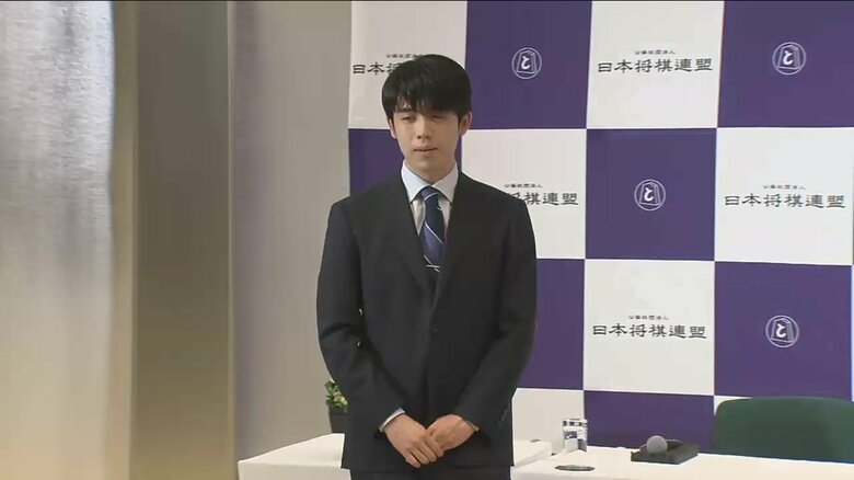 地元・名古屋で会見を行った藤井聡太八冠(21)