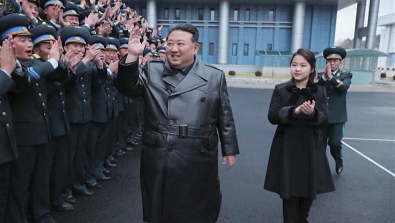 金正恩総書記の愛娘、ジュエ氏とみられる少女