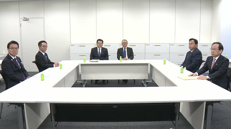 自民・公明両党と国民民主党との協議は年明け以降も続きそうだ（3党による税制協議 17日）
