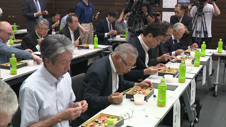 キングサーモン弁当の試食会の様子