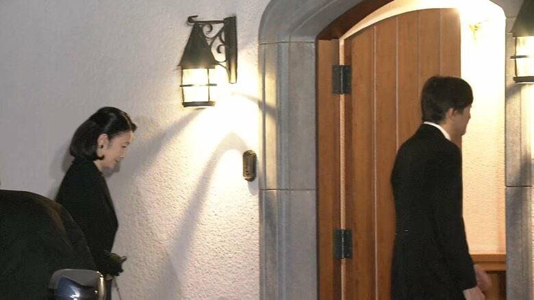 三笠宮邸に到着された秋篠宮ご夫妻