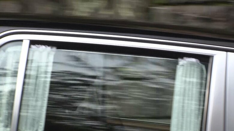 愛子さまを乗せた車が三笠宮邸に　11月27日