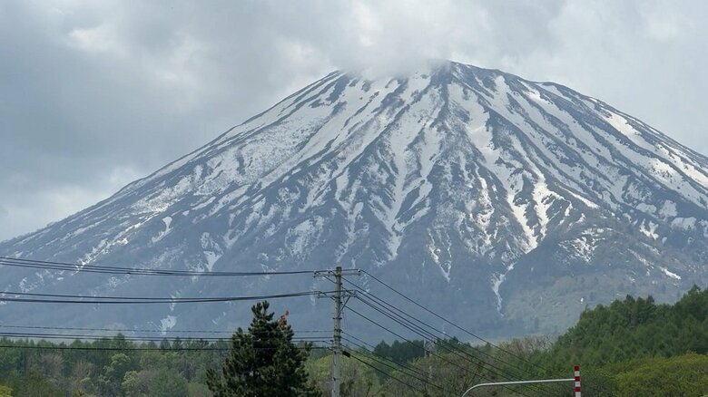 まだまだ雪が残る羊蹄山（5月19日）