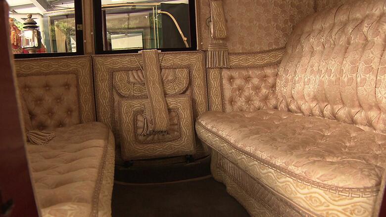 儀装馬車4号の内装