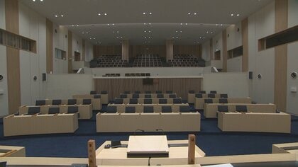 富山県議会、議員定数を2削減方針を決定　高岡市と下新川郡で各1減　2027年春の県議選から