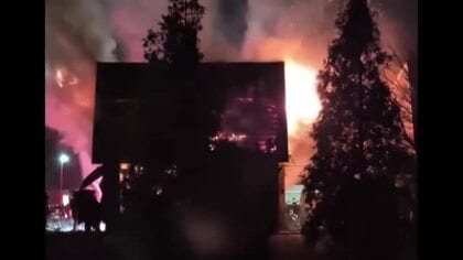 屋根や窓から真っ赤な炎が…2階建ての住宅をほぼ全焼「中からバンバンと音がする」焼け跡から性別不明の遺体発見＿住人か？警察が身元の特定を急ぐ〈北海道 岩見沢市〉