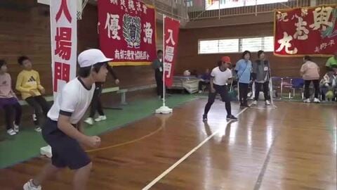 多くの地区住民が参加　来年3月で閉校　日南市・大窪小学校で最後の運動会