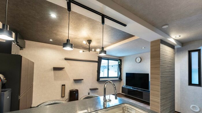 奥にはキャットウォークが設置されている（画像：オープンハウスグループ）