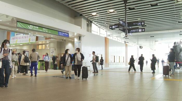 JR松本駅の東西自由通路