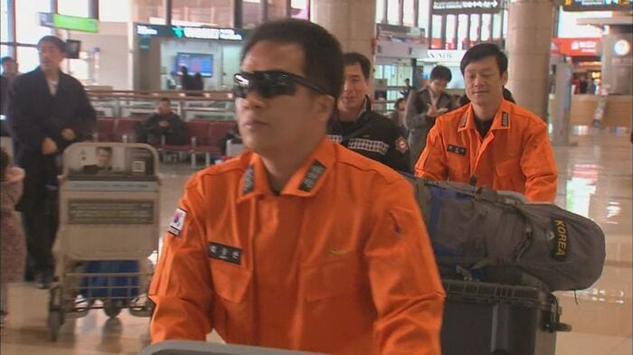被災地に向かう韓国国際救助隊