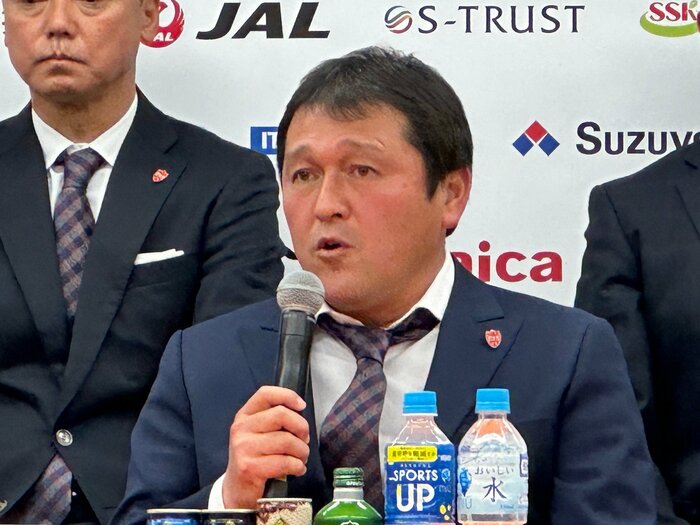 今シーズンも指揮を執る秋葉忠宏 監督