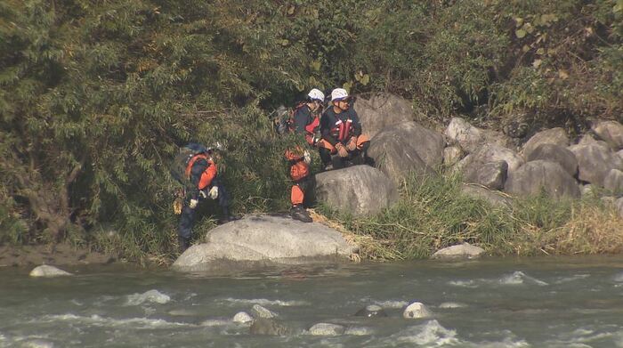 木曽川で捜索(長野県上松町 11月4日)