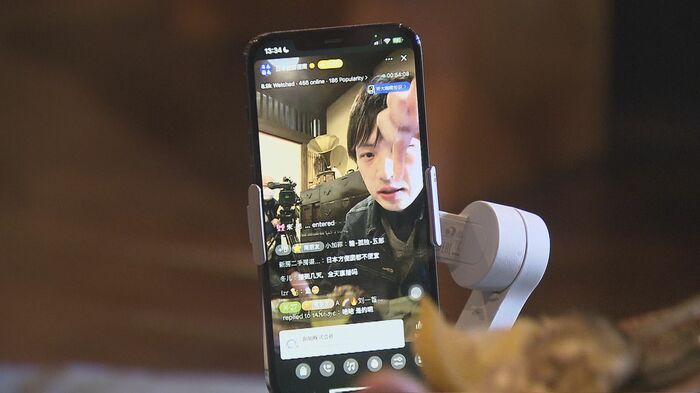 無言はNG リポーターは休みなく話し続ける