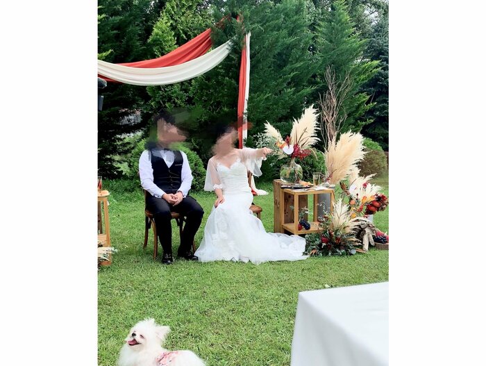 結婚式をとても楽しむかわいーぬちゃん(提供:かわいーぬさん)