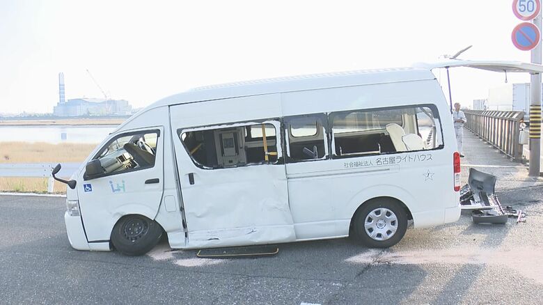 交差点で車3台が絡む事故 うち1台に乗っていた30代男女2人と40代男性2人を救急搬送 施設への送迎中だったか｜FNNプライムオンライン