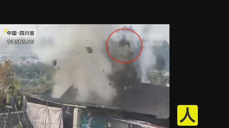 【なぜ】豚小屋が突然爆発…男性が吹き飛ばされる瞬間映像　爆発原因はメタンガスに引火か　中国・四川省｜FNNプライムオンライン
