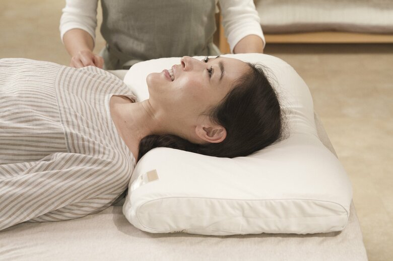 ”枕の寿命”は基本的には2～3年…長期間使い続けると体にどんな影響が出る？西川に話を聞いた｜FNNプライムオンライン