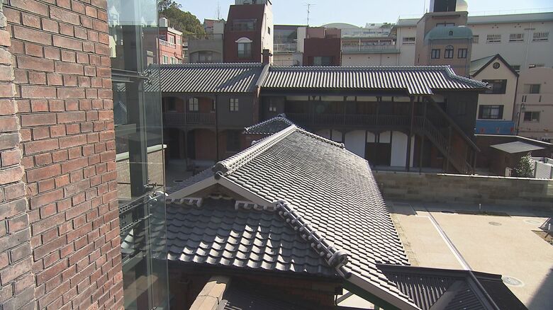 レンガ造りと屋根瓦