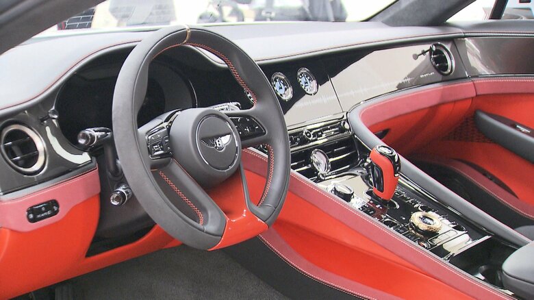 「マリナー バトゥール」の内装