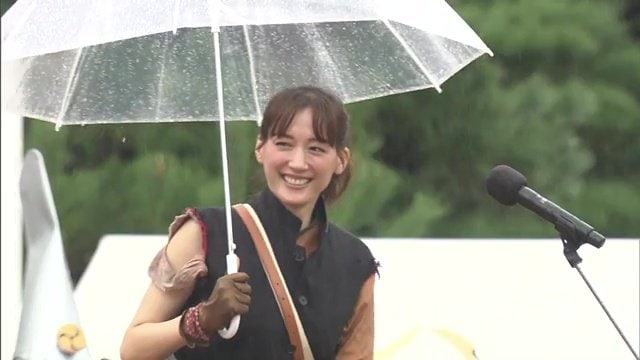 「雨が降ってるけどさすけねえか？」参加者を気遣う綾瀬さん