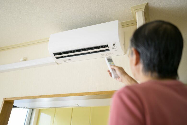 エアコンを使うことが熱中症のリスクを下げる（画像：イメージ）