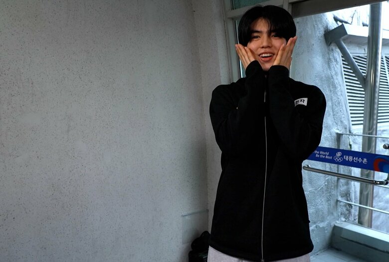 韓国でのインタビュー時、ポーズを決めてくれたチャ・ジュンファン