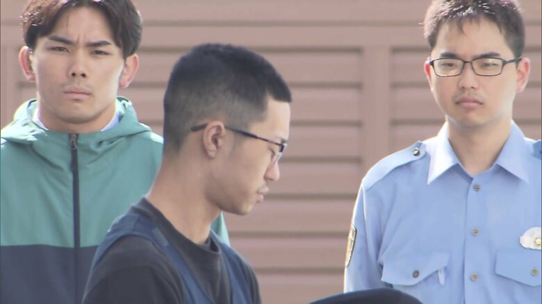 送検される高梨謙吾容疑者(千葉・印西警察署 19日午前)