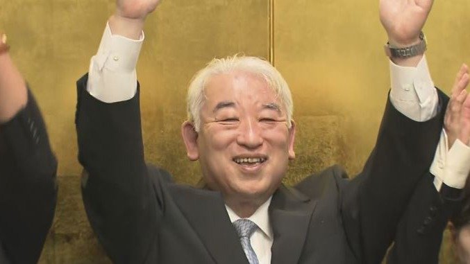 無投票で再選した太田市長（2025年10月）
