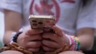 ドイツ政府が13歳未満の子どものSNS利用を原則禁止へ　EUの年齢ルール決定までの暫定措置