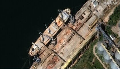 ロシア、盗んだウクライナの穀物を積み込みか　衛星写真が捉える
