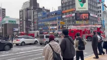 【速報】ススキノ交差点に消防車が多数出動―駅直結の18階建て大型複合商業施設”ココノススキノ”で「油の入った鍋から出火した」と通報―一時的に火が上がるも火災現象なし〈北海道札幌市〉