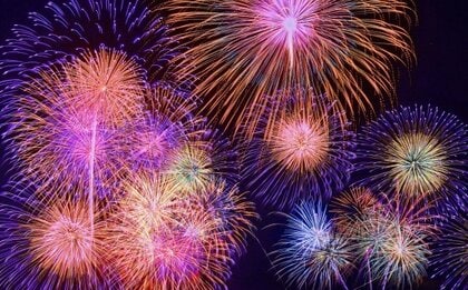 「今年、花火大会に行く」は2割弱 ~ 金運師が教える 「観るだけで浄化 “花火で開運”!」~