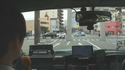 「幅の広い車は通れない？」車道のど真ん中に立つ大鳥居…地元ドライバーも「狭い！」鳥居が交差点にある理由とは