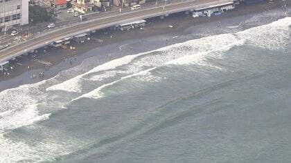 「海岸で意識ない人がいる」吉浜海水浴場でサーフィン中に溺れ　病院搬送も69歳男性が死亡　神奈川・湯河原