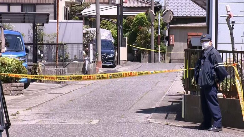 【続報】腹に刃物刺さった状態で発見…同居の76歳父親を刺した殺人未遂の疑いでフィリピン国籍の容疑者（23）を逮捕　愛知・津島市｜FNNプライムオンライン