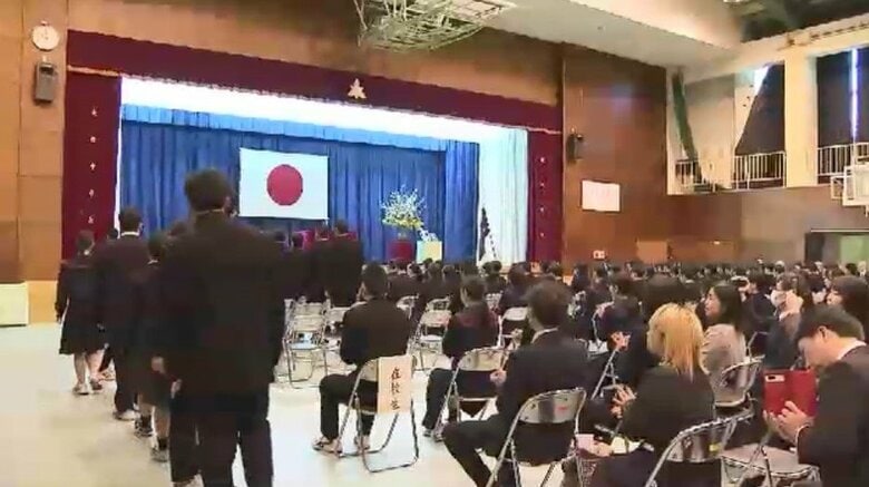 北九州市の公立中学校で卒業式　63校約7400人が学び舎に別れ　「みんなと出会えたことが3年間で一番の宝物」　福岡｜FNNプライムオンライン