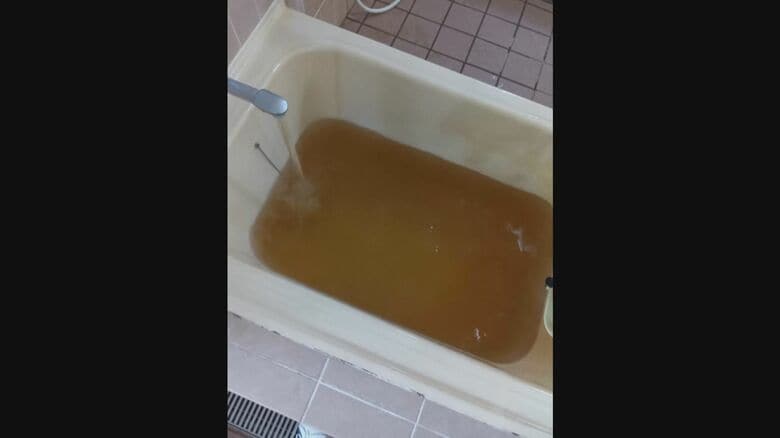 給食は乾パンとレトルトカレーに…三重県亀山市で水道水が茶色く濁った状況が続く 南部の約2700世帯に影響か 水道管のサビが剥がれた可能性|FNNプライムオンライン