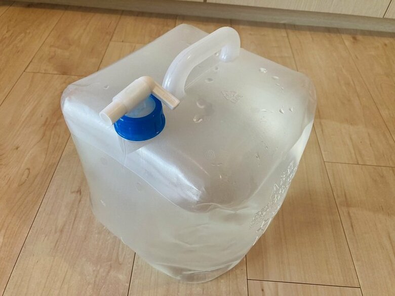 女性の力で持てるよう20リットル1個ではなく、10リットル2個がおすすめ