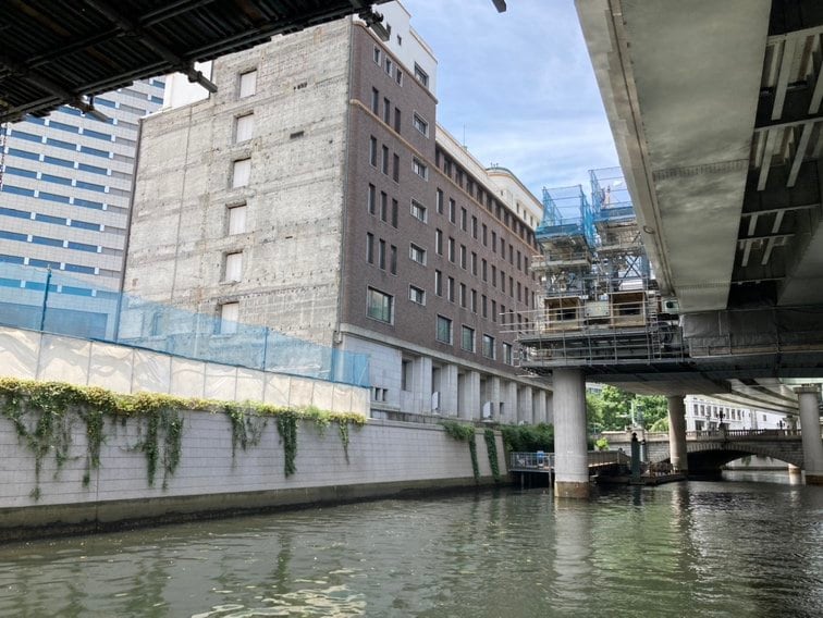 公開された橋桁撤去工事現場の様子（24日午前 東京･中央区）