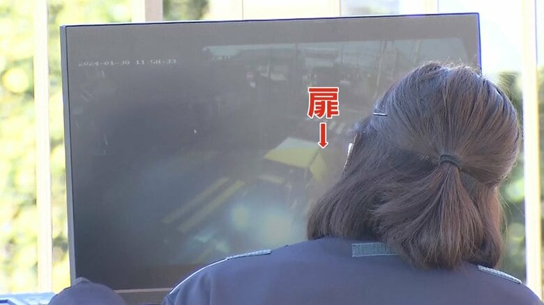 テントに持ち込まれたパソコン