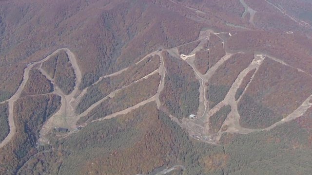 上空から見たネコマ マウンテン　画面に入りきらないほど広い