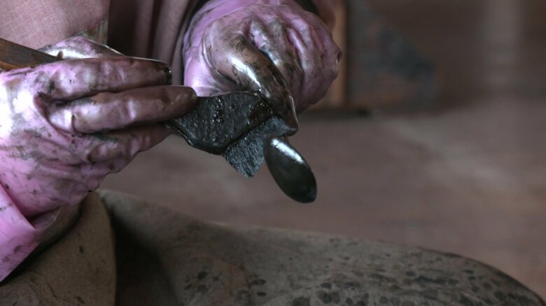 数々の工程を経て美しい商品に